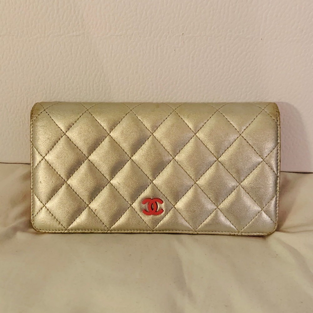 Chanel silver wallet quilted wallet